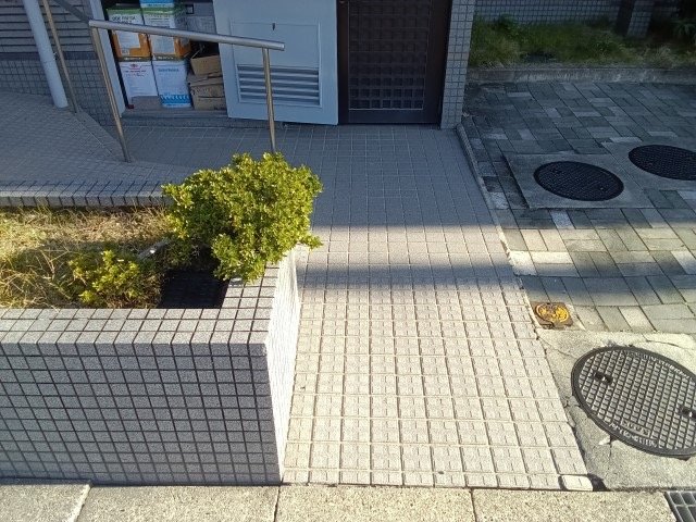 リフォーム前のエントランスアプローチ
